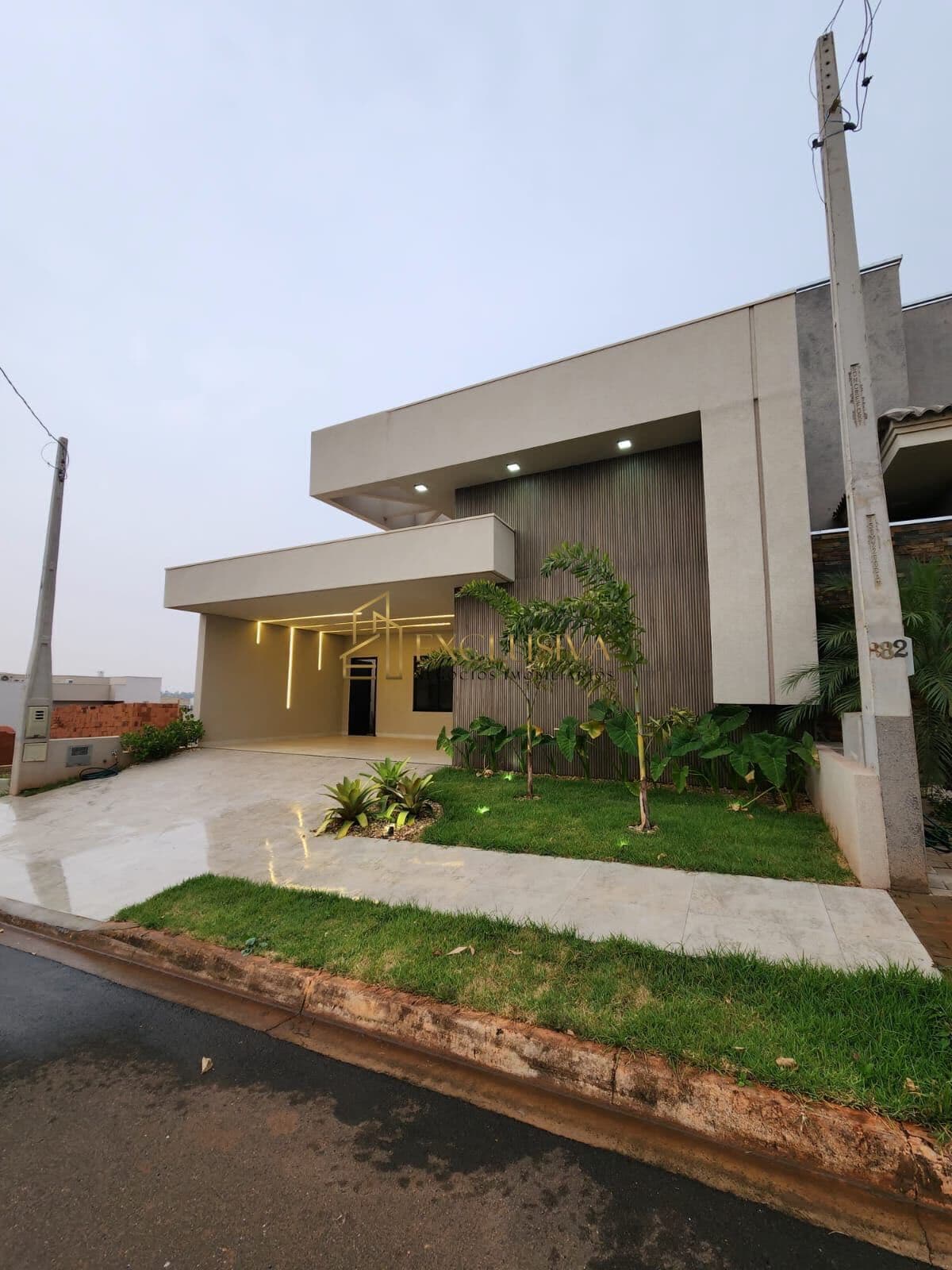 Casa de Condomínio com 3 suítes, sendo 1 master à Venda, 165 m² por R$ 990.000,00