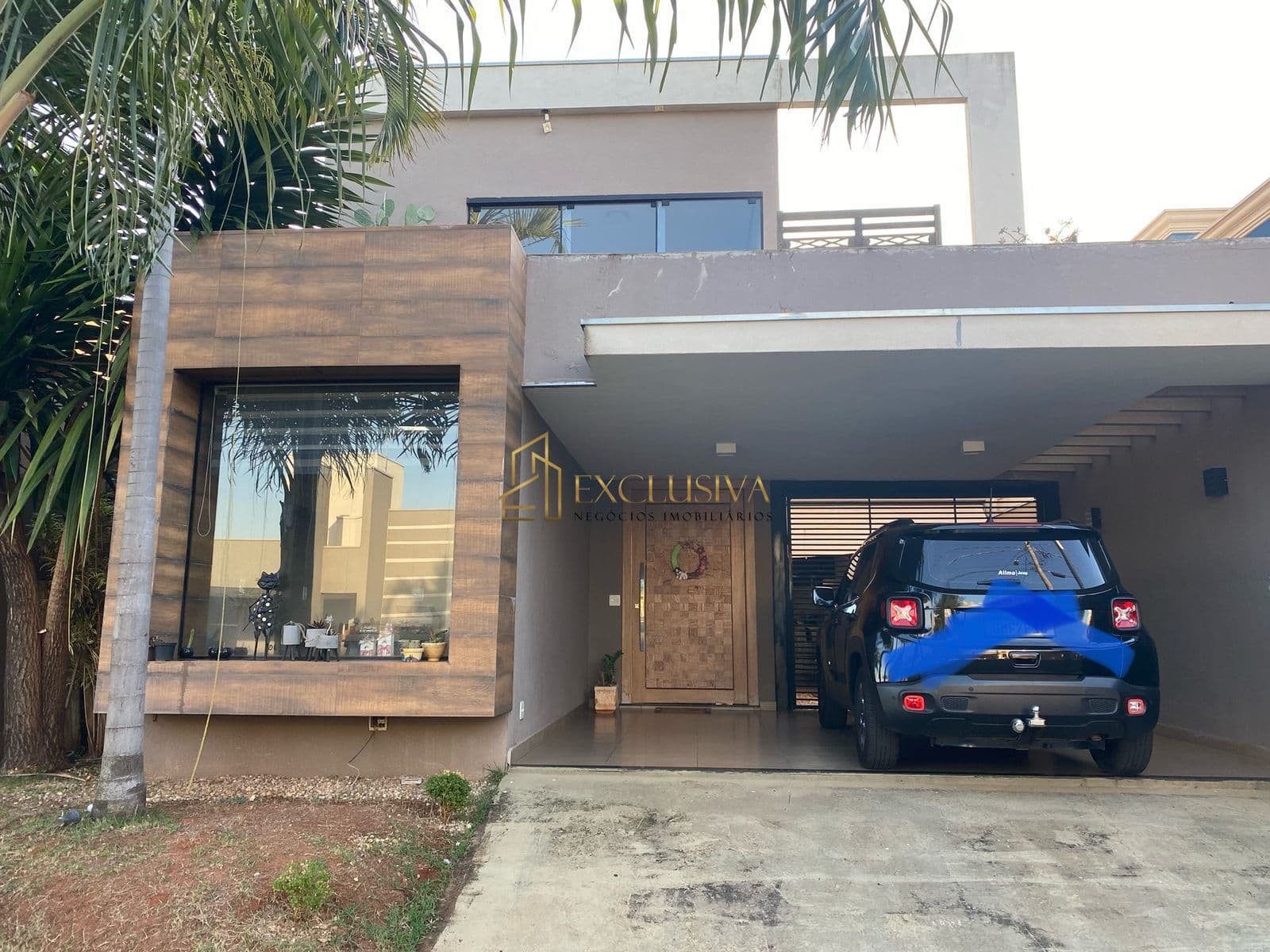 Casa Moderna com Suíte, Mezanino e Acabamentos de Alto Padrão