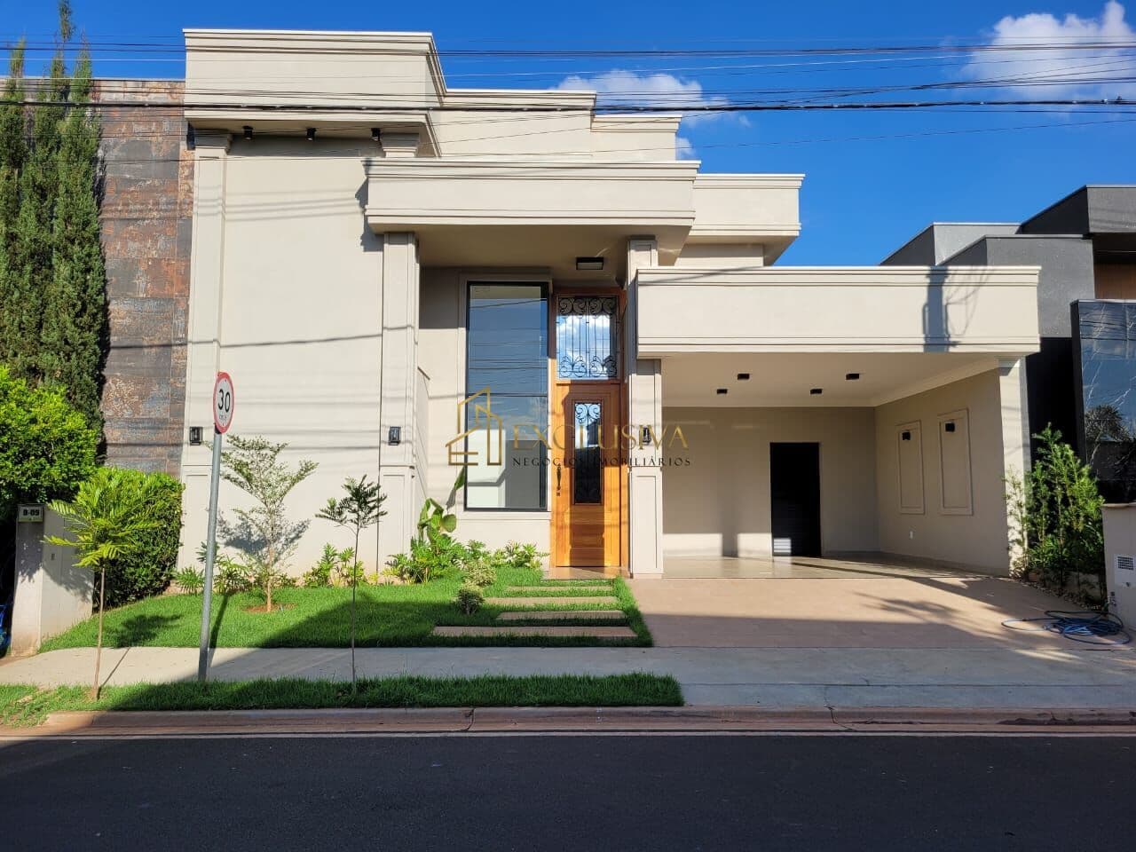 Linda Residência Com Suíte Master no Condomínio Village Damha 3, São José do Rio Preto/SP