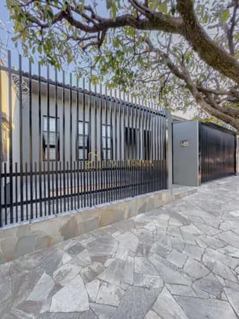Linda Casa com Cozinha Gourmet e Área de Churrasco no São Judas Tadeu