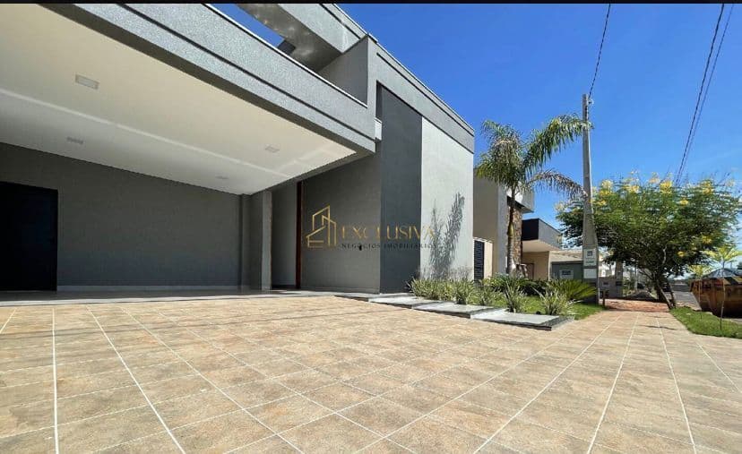 Belissíma Residência no Condominio Figueira II