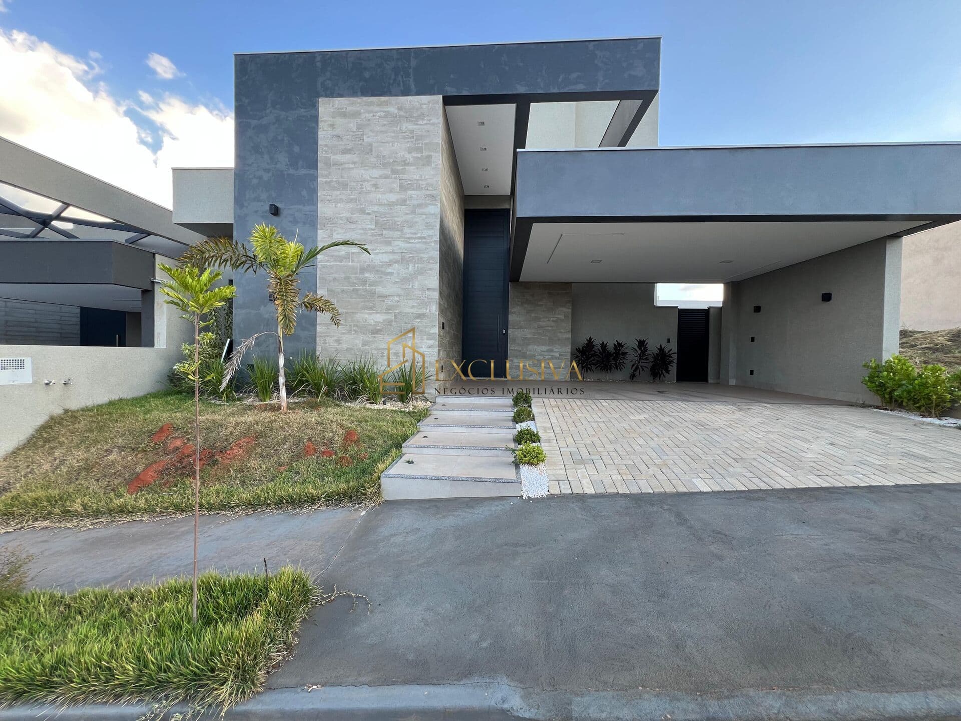 Casa Automatizada com 3 Suítes no Village Provence