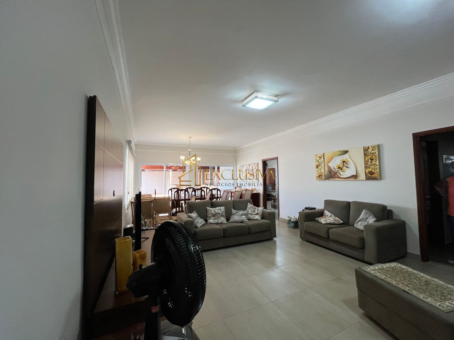 Casa de Condomínio com 4 Quartos e 4 banheiros para Alugar, 250 m² por R$ 7.500/Mês