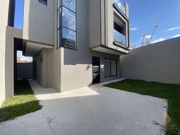 Casa em condomínio à venda no bairro Capão Raso Curitiba PR