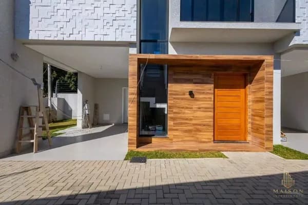 Casa Triplex em Condomínio no Boqueirão