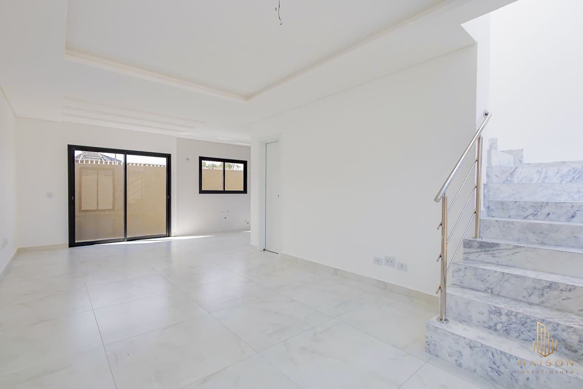 Casa em Condomínio Sobrado Duplex com 131