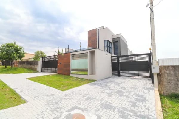 Sobrado em condomínio à venda no bairro Boqueirão Curitiba/PR