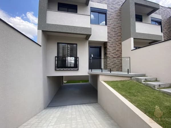 Sobrado à venda na Rua João Cubas Novo Mundo