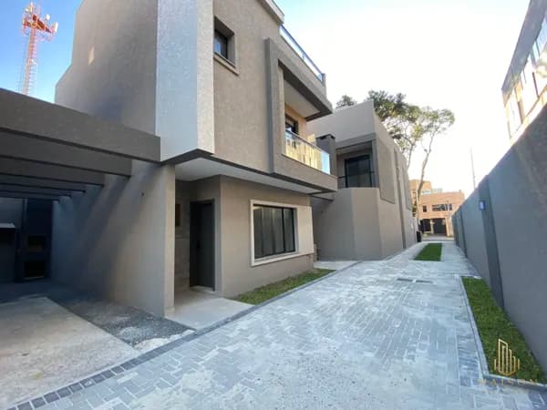 Sobrado em condomínio à venda no Água Verde