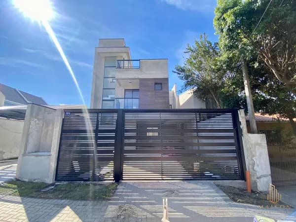 Triplex à venda no Capão Raso, Curitiba/PR