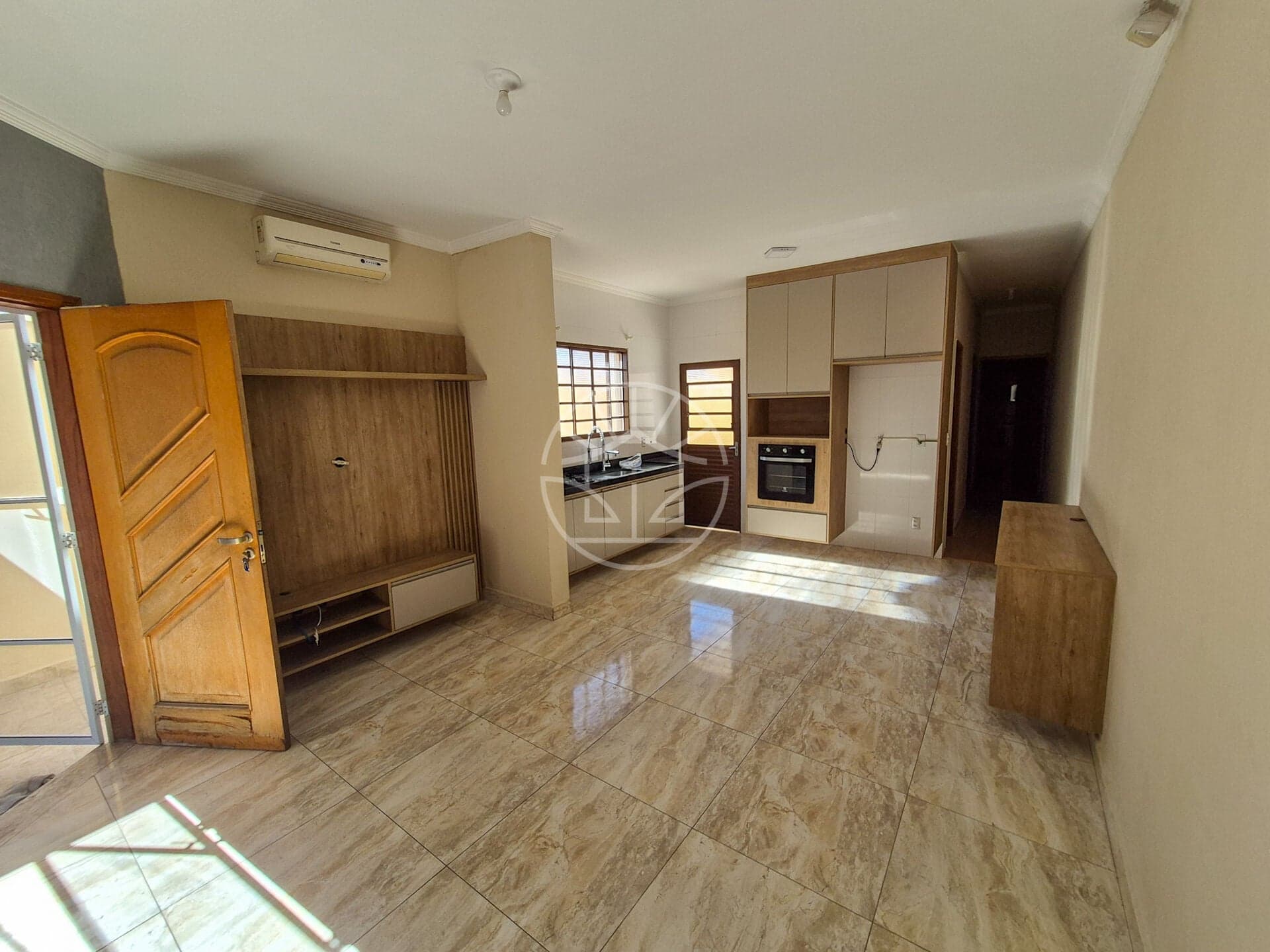 Excelente Casa Térrea à Venda – Parque América
