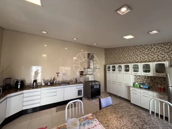 Casa com 2 dormitórios Vila Teixeira - Salto/SP