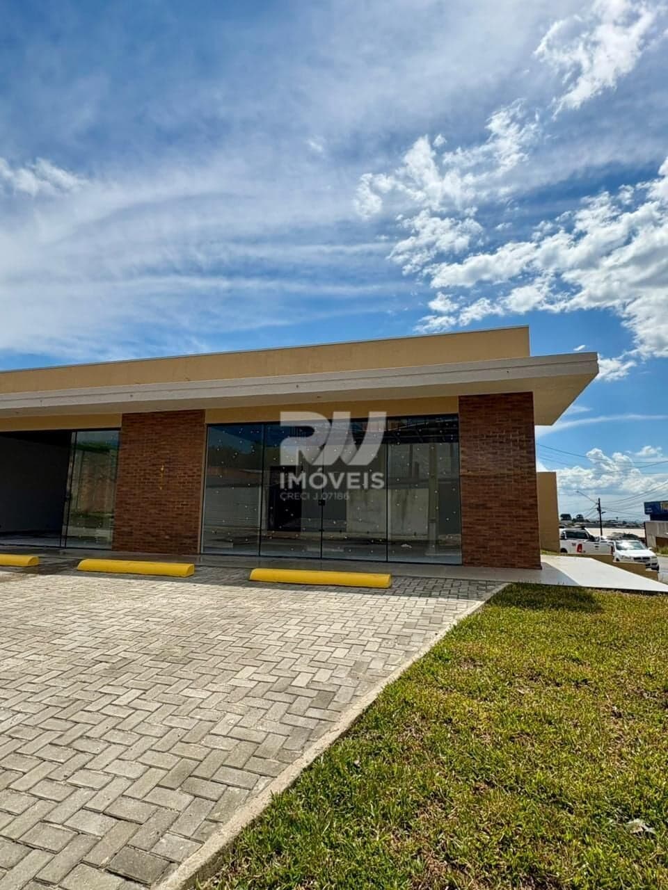 Sala Comercial de esquina