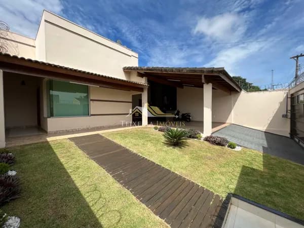 Casa à venda no bairro Eldorado em Passos/MG