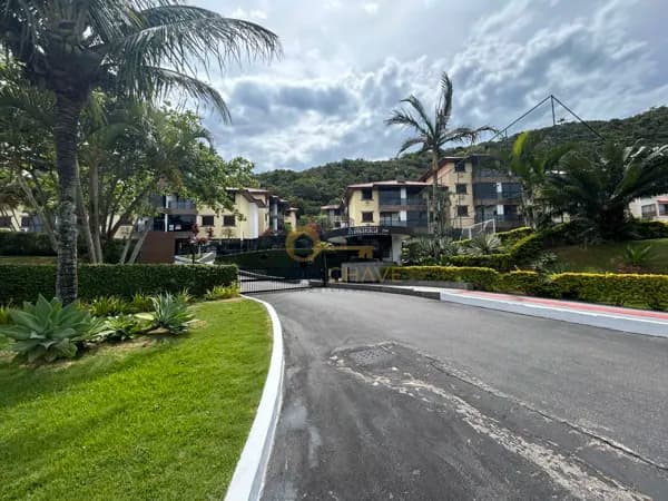 🏖️ Apartamento no Condomínio Itamaracá – Praia Brava, Florianópolis/SC