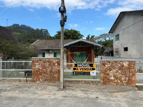 Casa em Biguaçu - Fundos
