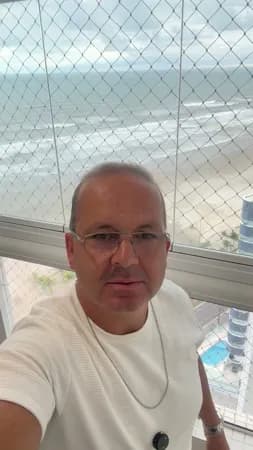 APARTAMENTO Vista mar - MARACANÃ