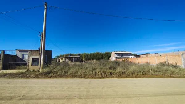 Lote/Terreno em Bagé - Arvorezinha