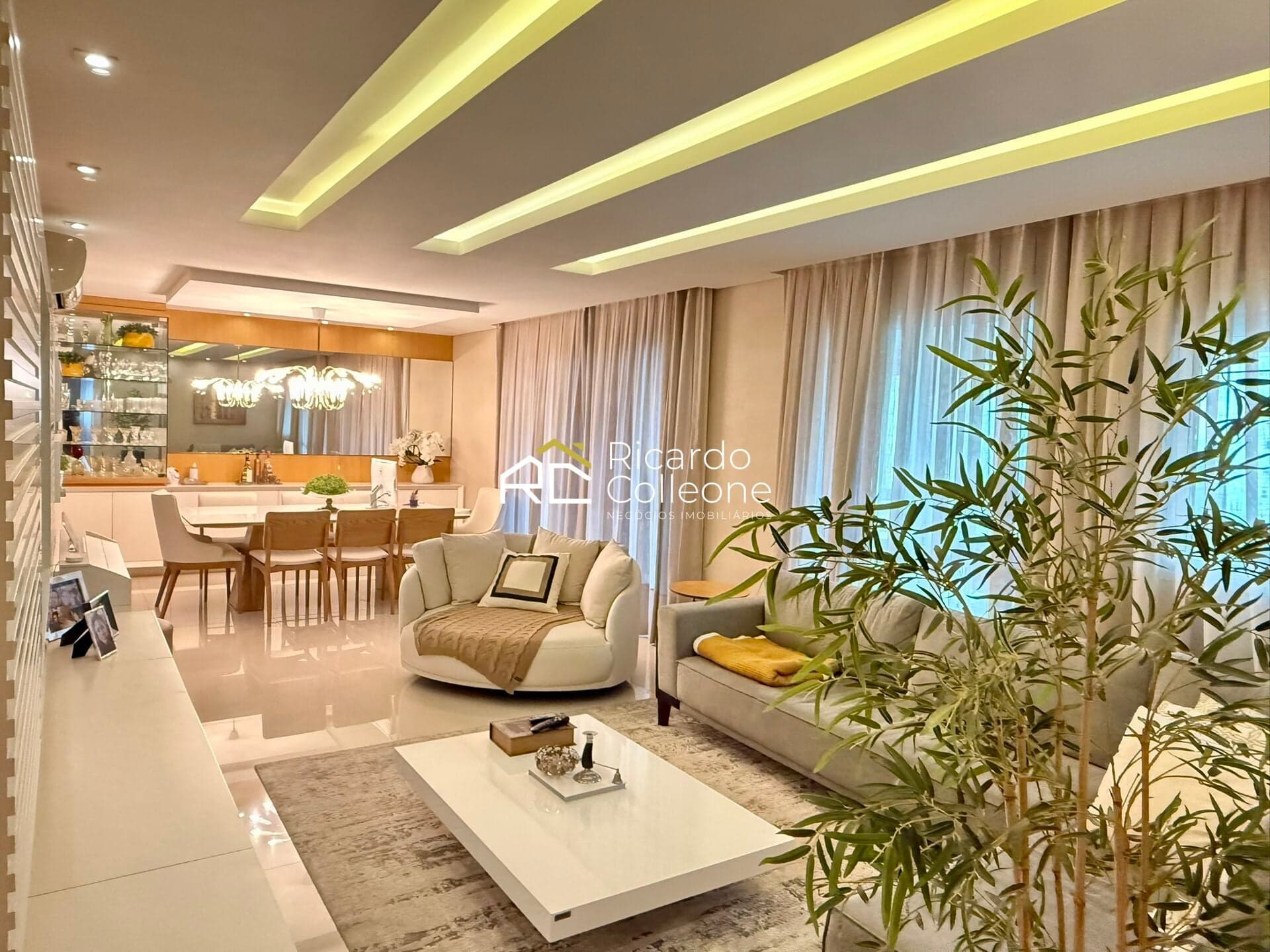 Apartamento Alto Padrão 166m2, 3 Suítes, 3 vagas, Mobiliado, Andar Alto.