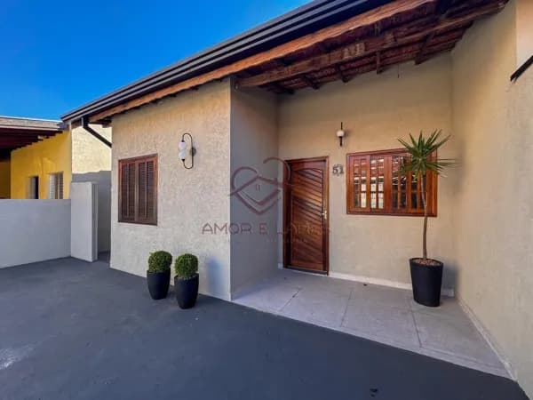 Casa Térrea à venda com 2 dormitórios e 201m² de terreno em condomínio fechado na cidade de Hortolândia