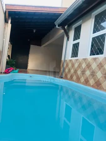 🔥 SOBRADO COMPLETO COM PISCINA – JARDIM CAPARROZ 🔥