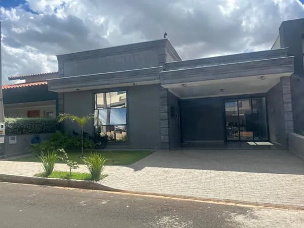 Casa à Venda – Condomínio Figueira II