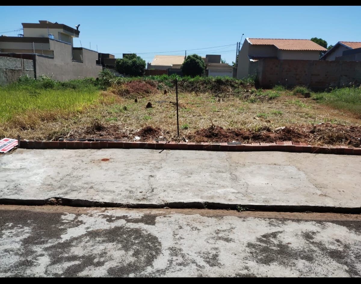 TERRENO À VENDA – VILA NOBRE