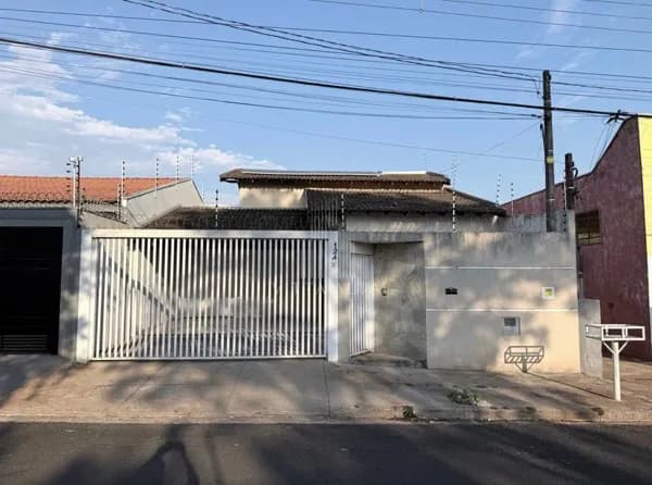 Casa 3 quartos - Jd. Mugnaini