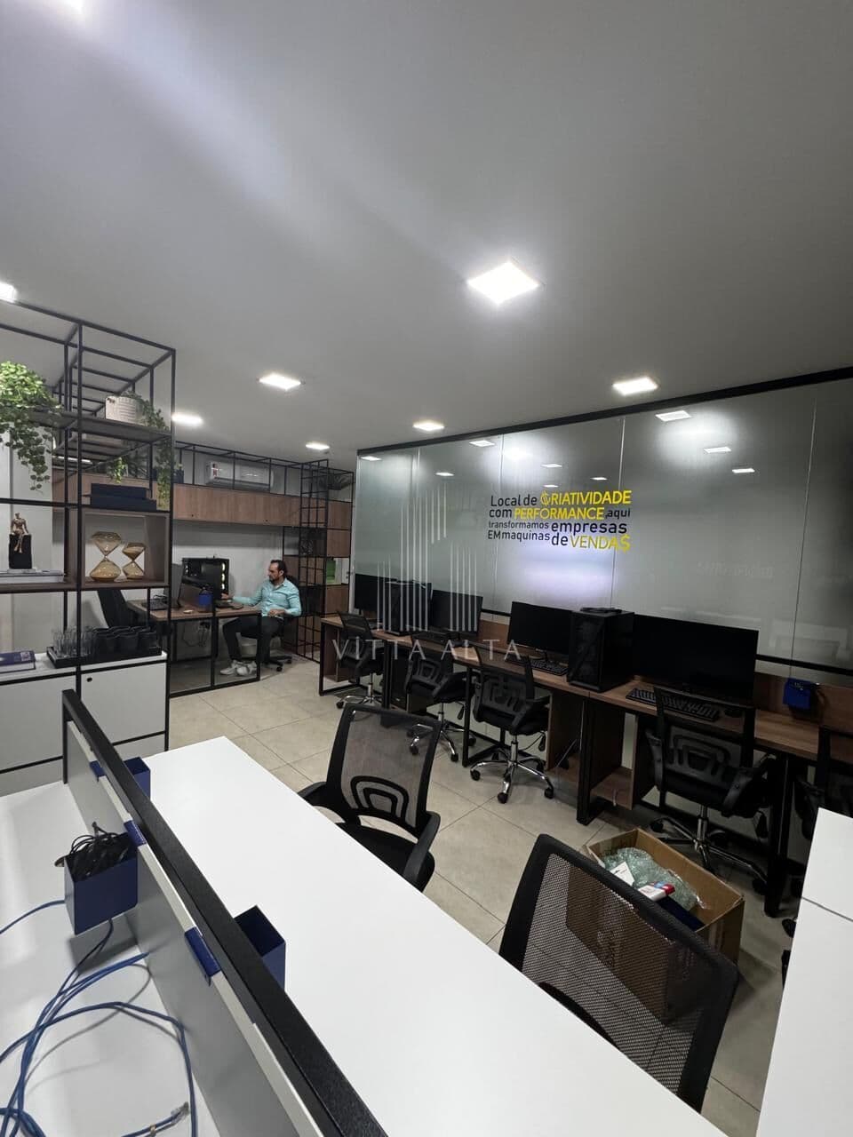 Sala Comercial Torre Zurick
