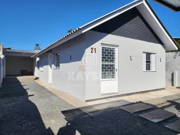 Casa em Cachoeirinha - COHAB