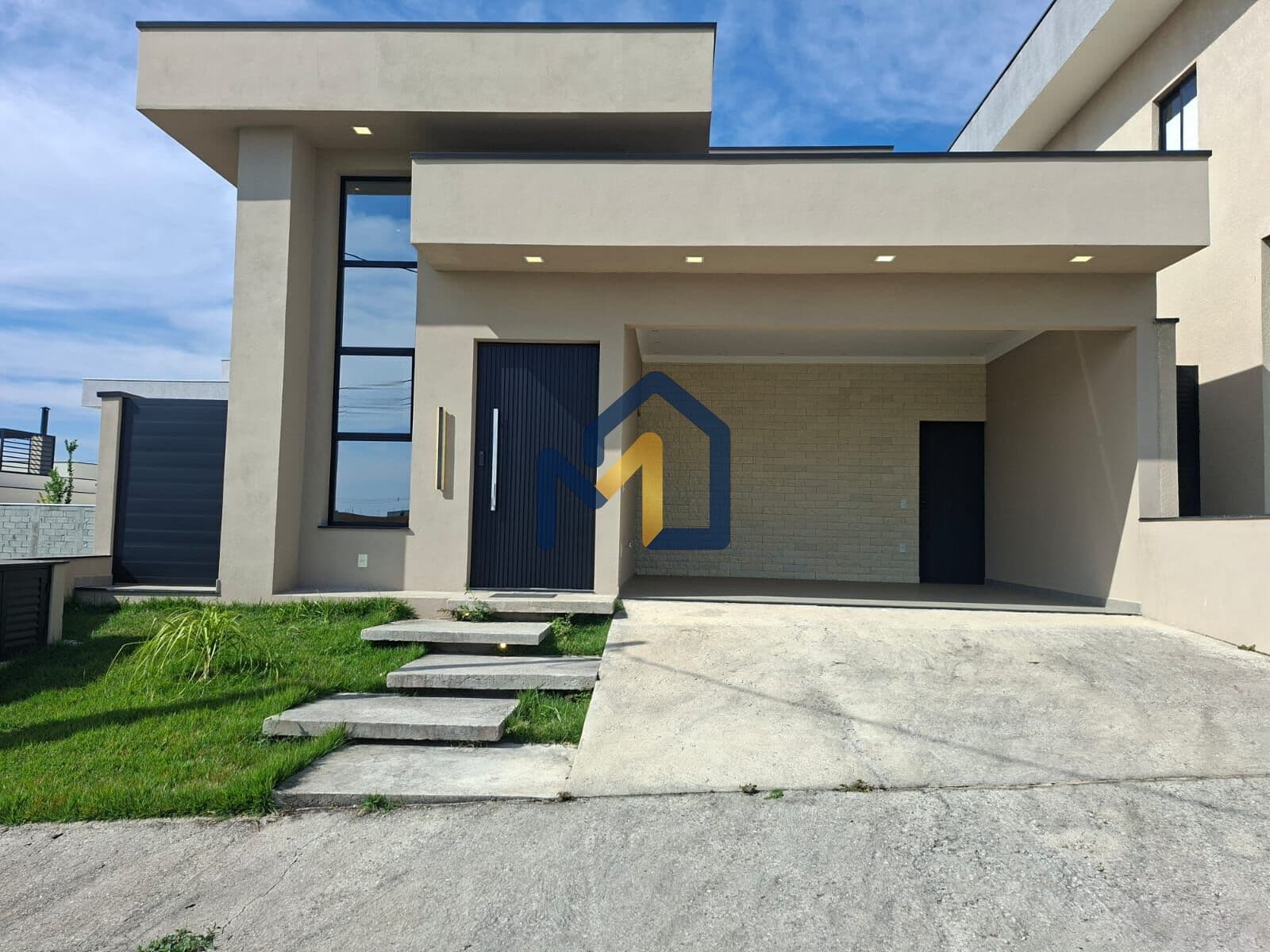 CASA TÉRREA À VENDA NO CONDOMÍNIO MALIBU CAÇAPAVA 131M² COM 3 DORMITÓRIOS E PISCINA