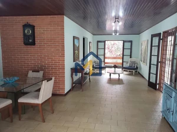 CASA À VENDA NO JARDIM ESPLANADA – 346m² CONSTRUÍDOS – TERRENO 396m² – 4 DORMITÓRIOS – EDÍCULA – ENERGIA SOLAR