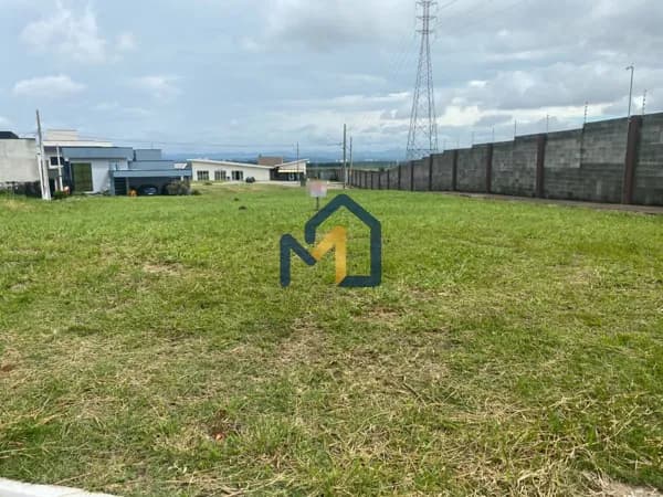 TERRENO À VENDA NO CONDOMÍNIO RESERVA ARUANÃ COM 319,22M²