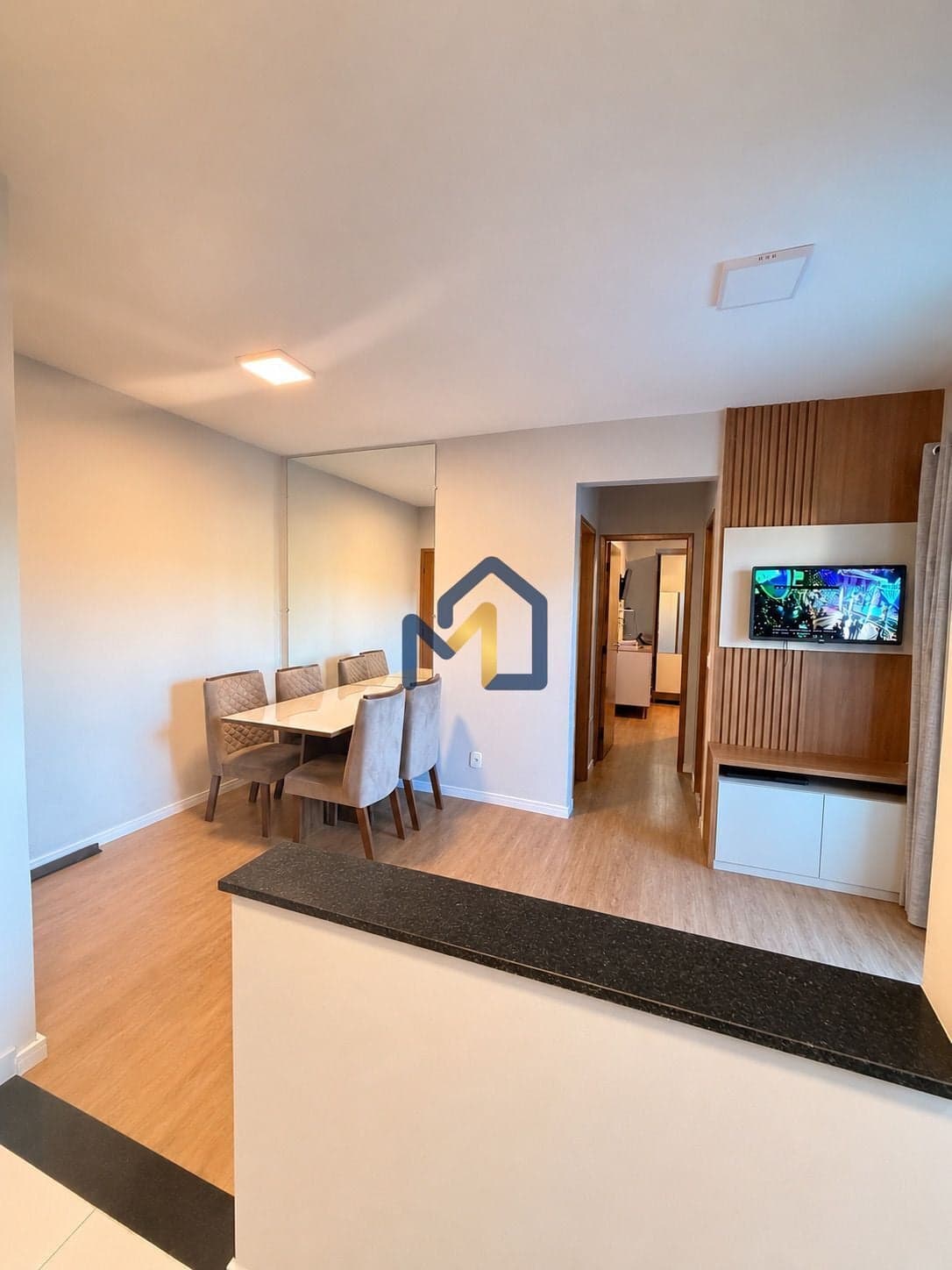 APARTAMENTO À VENDA SEMI MOBILIADO COM SACADA GOURMET E LAZER COMPLETO