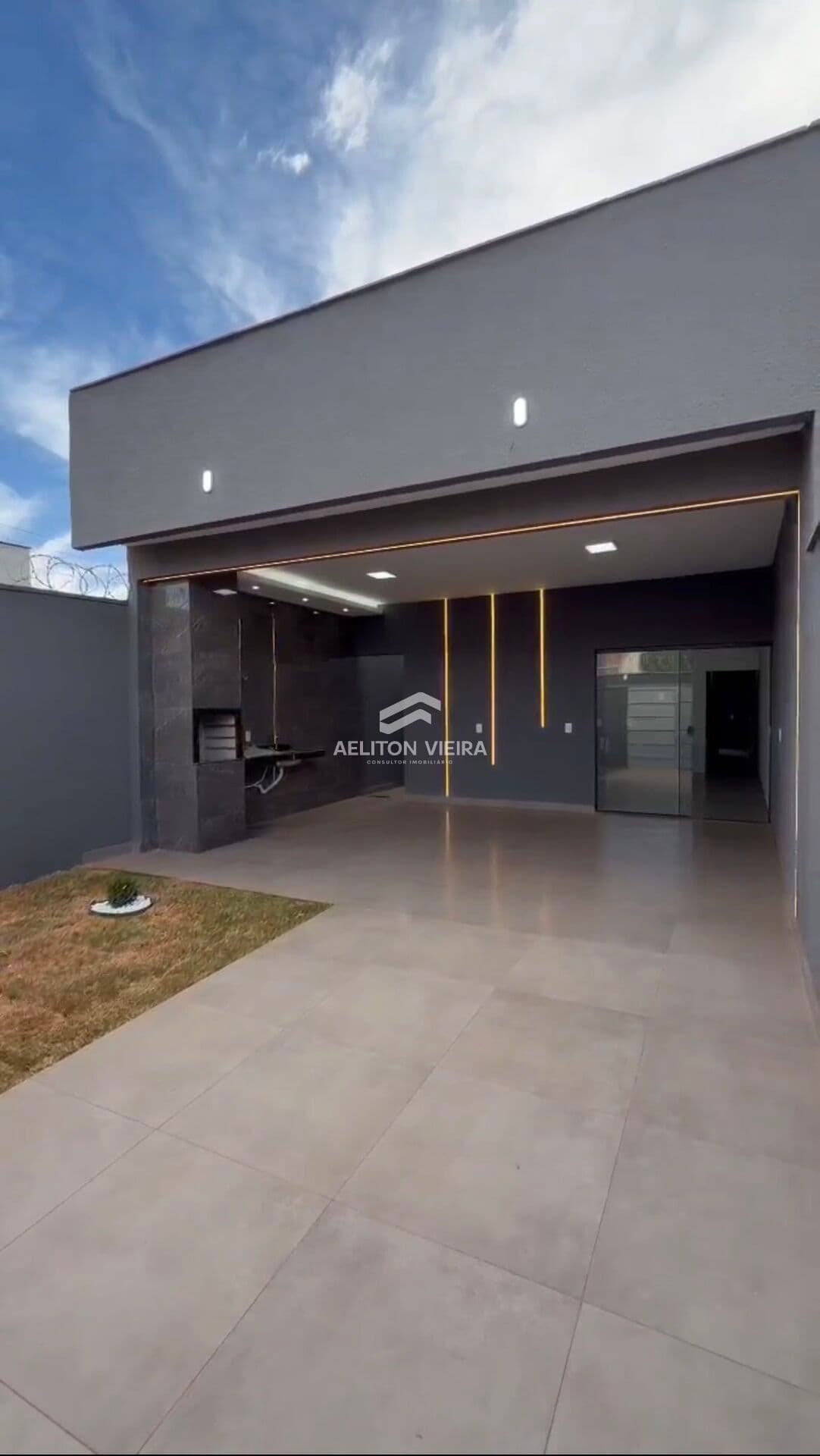 Casa em Setor Sol Dourado, Trindade/GO