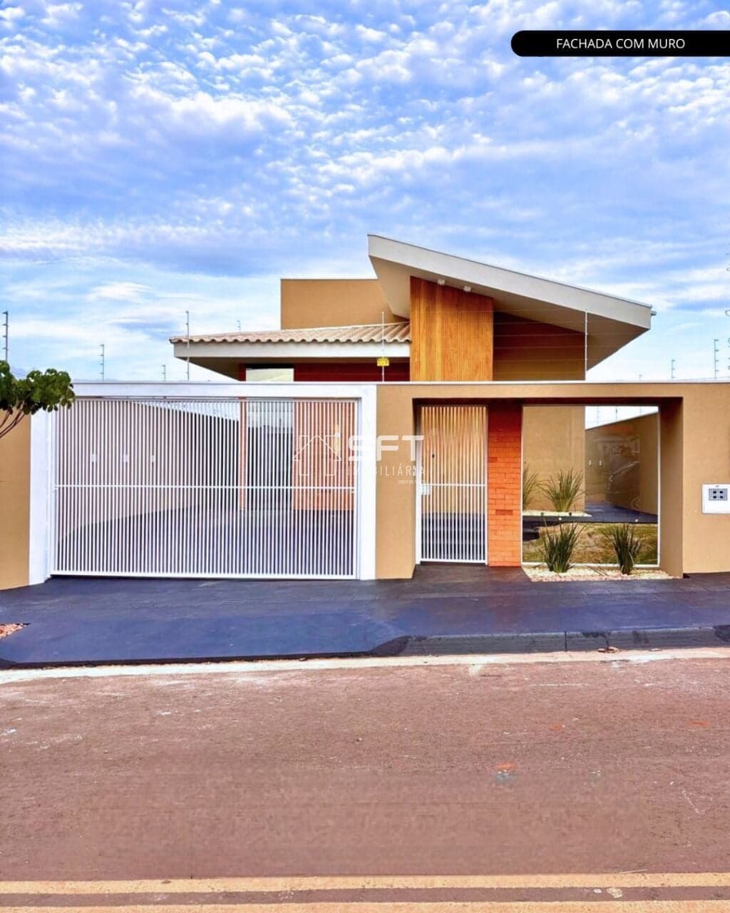Casa à venda com 1 suíte e 1 quarto - R$ 430.000,00