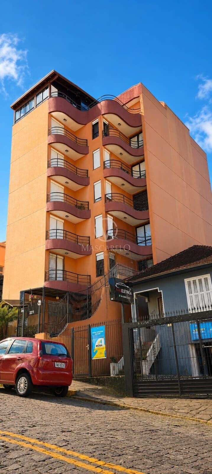 APARTAMENTO SEMIMOBILIADO NO EXPOSIÇÃO COM SUÍTE E 2 VAGAS