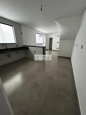 CASA SOBREPOSTA TÉRREA - 03 SUÍTES - QUINTAL COM CHURRASQUEIRA E PISCINA NA APARECIDA – SANTOS
