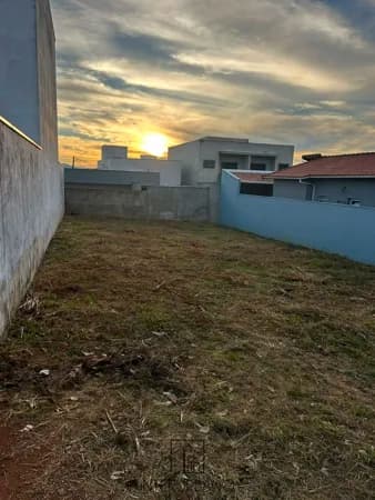 TERRENO EM LOTEAMENTO FECHADO