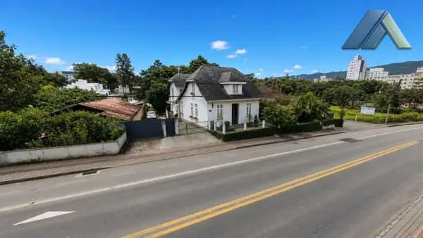 Terreno na Rua General Osório no bairro da Velha com 2.577 m² e Alto Potencial Construtivo em Blumenau