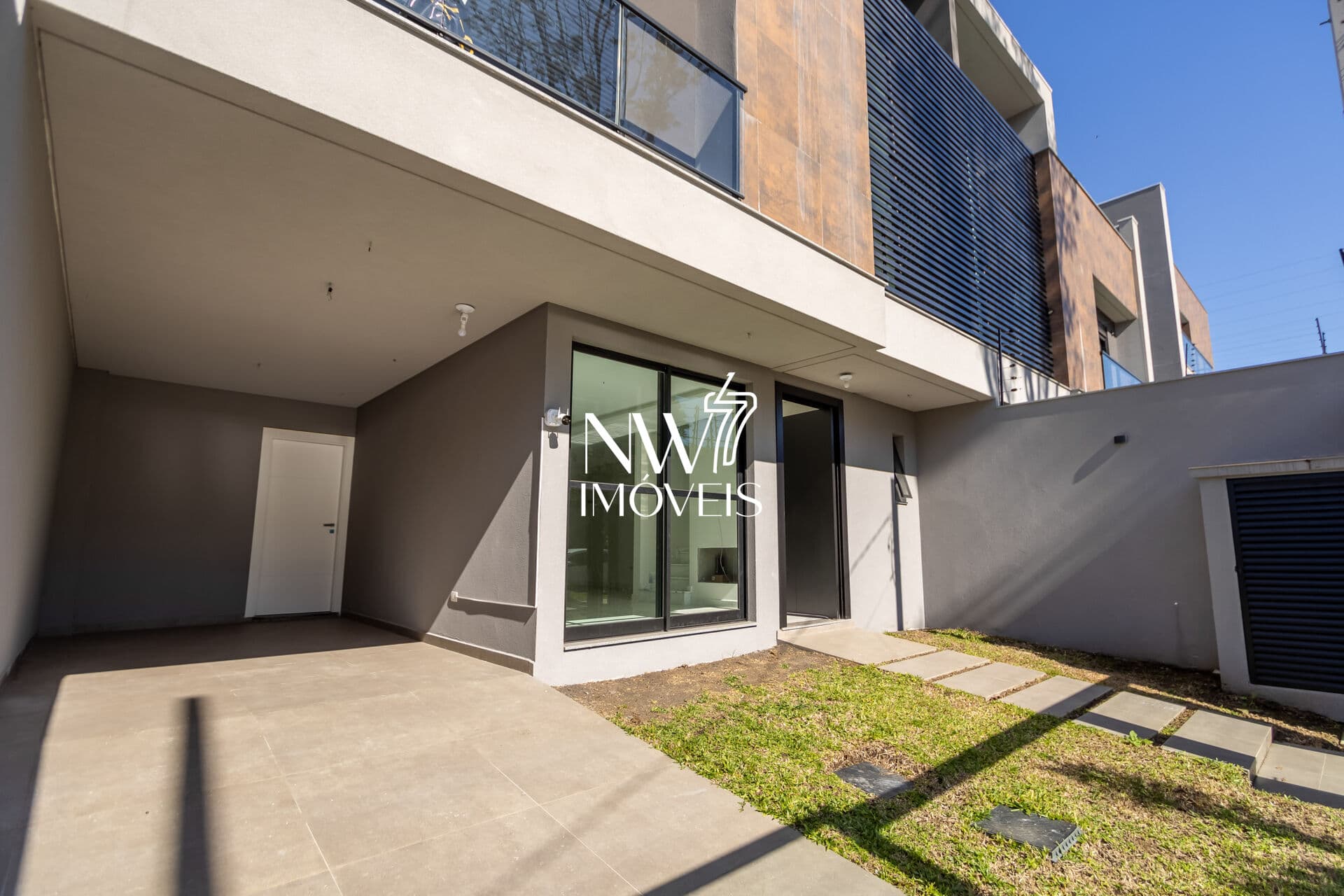 Lindo Triplex no Agua Verde com Terraço e com jacuzzi