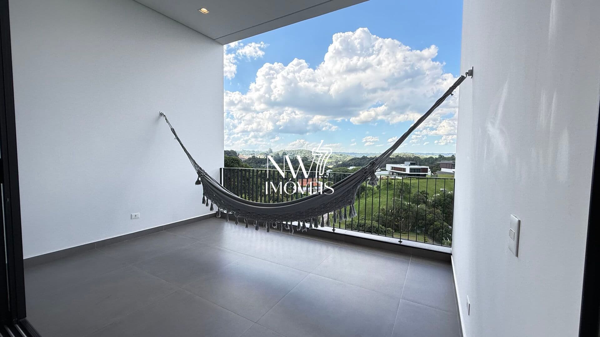 Casa Em Condomínio com Vista permanente para o lago