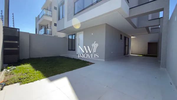 Exclusividade e conforto e praticidade! Belíssimo triplex com terraço frente rua!