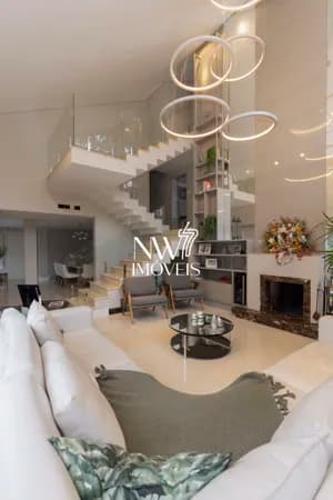 Casa espaçosa em condomínio Luxuoso