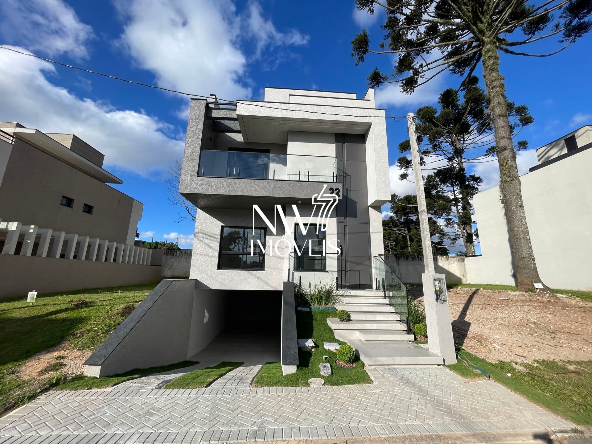CASA EM CONDOMÍNIO FECHADO
