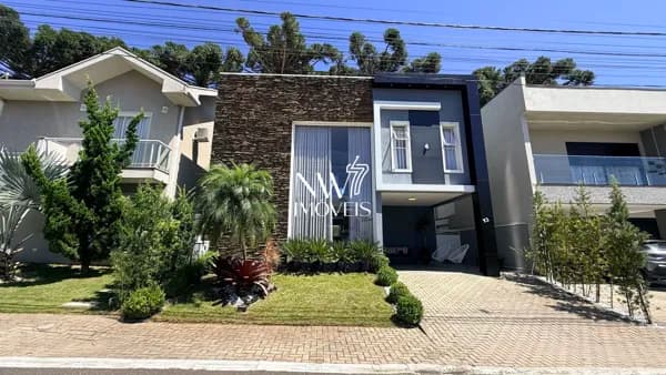Casa Porteira Fechada em Condomínio
