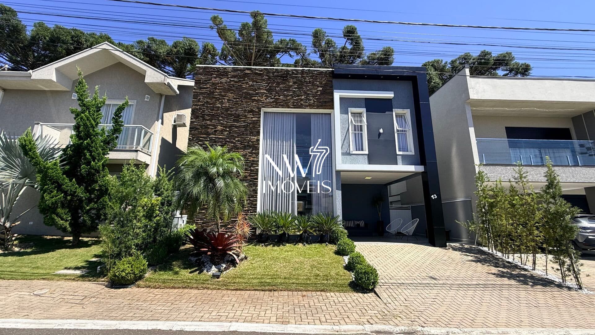 Casa Porteira Fechada em Condomínio