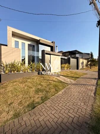 Casa de alto padrão no bairro Umbará, em Curitiba-PR