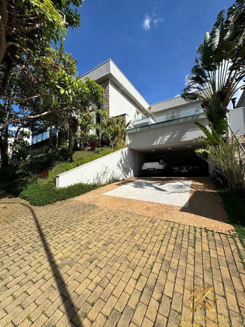 Casa à venda no Alphaville Burle Marx – Alto padrão, vista permanente para mata e energia solar