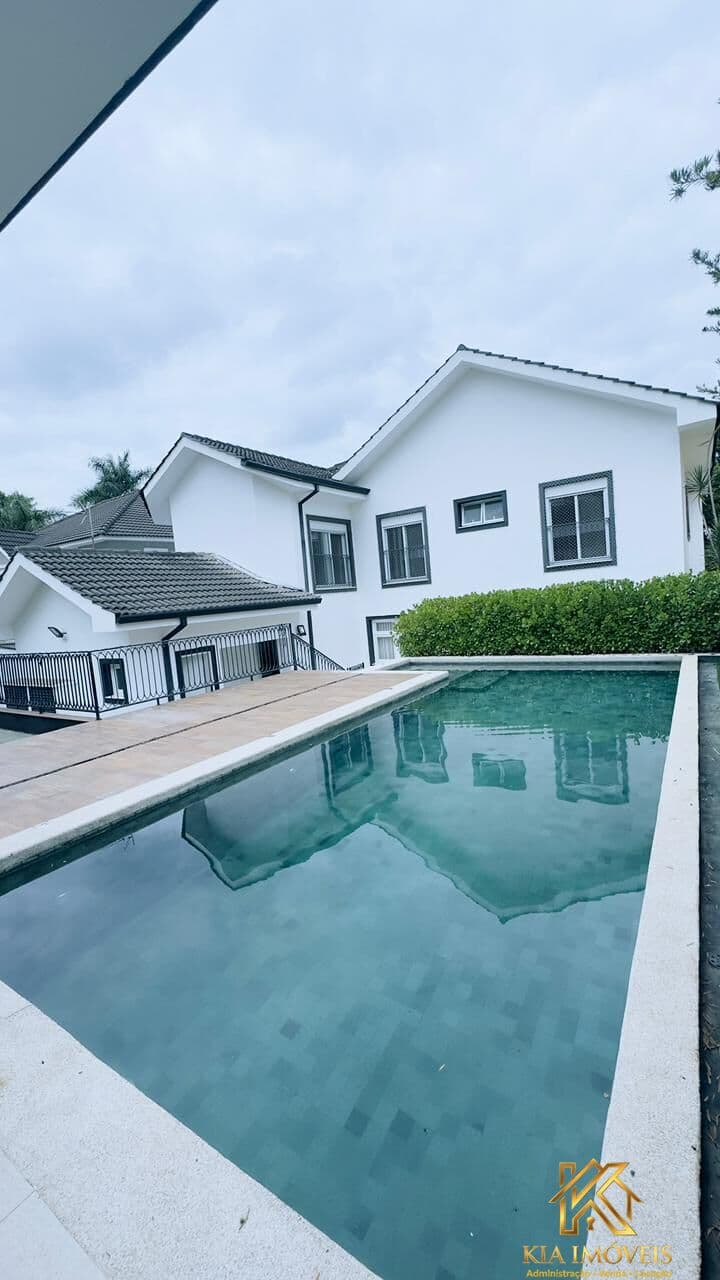 Casa á Venda recém-reformada no Residencial 12 – Alphaville